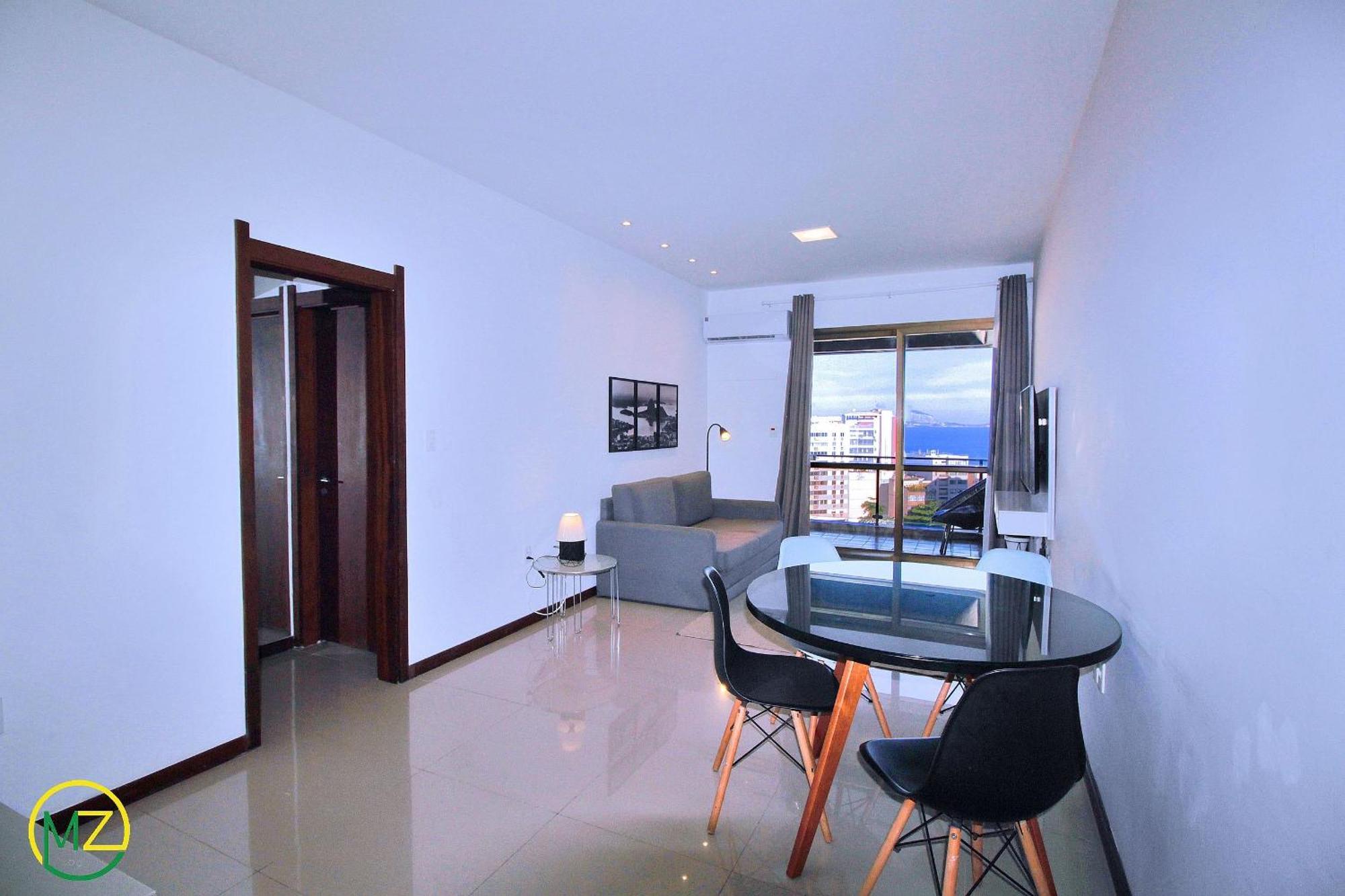 Incrivel Sala E Com Varanda Em Ipanema *