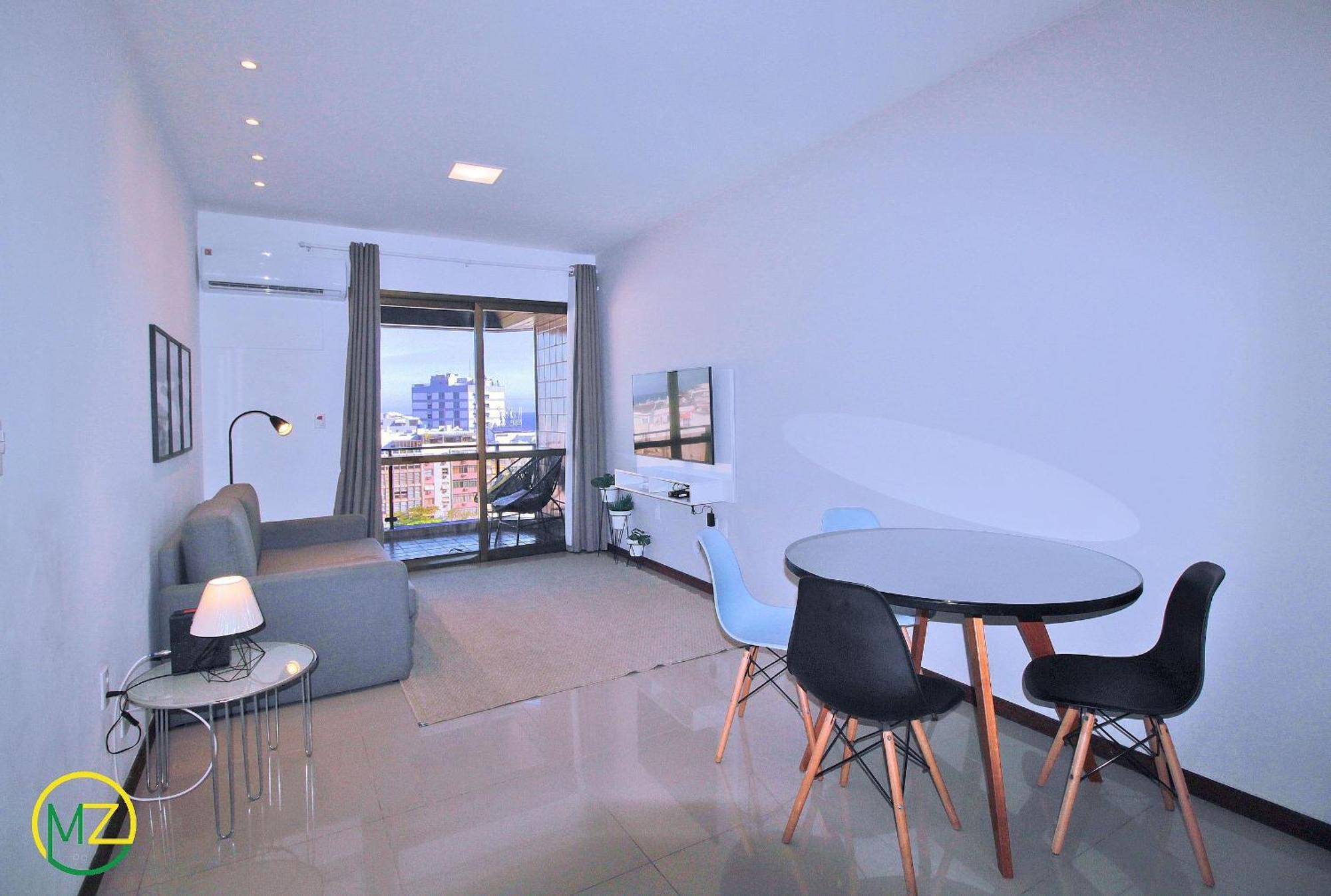 Incrivel Sala E Com Varanda Em Ipanema